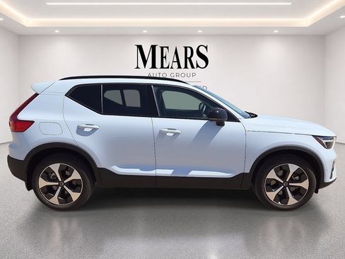 Used 2026 Volvo XC40 B5 Plus AWD/4WD image 7