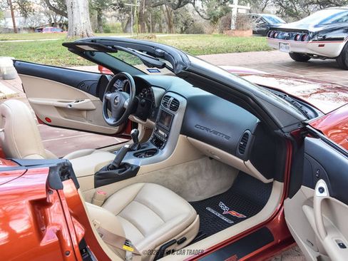 Used 2006 Chevrolet Corvette Convertible w/ Preferred Equipment Group RWD image 42