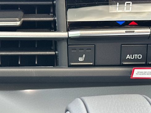 Used 2026 Toyota Sienna XSE AWD/4WD image 29