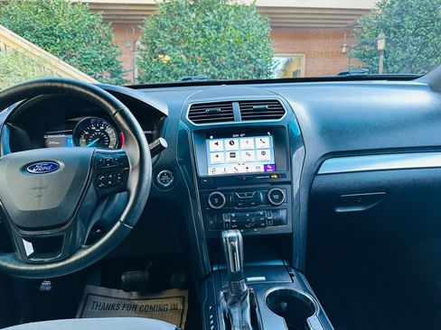 Used 2017 Ford Explorer XLT w/ Equipment Group 202A image 23