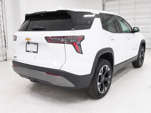 New 2026 Chevrolet Equinox LT w/ Safety and Technology Package FWD image 5