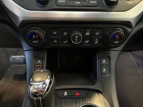 Used 2019 GMC Acadia SLT AWD/4WD image 22