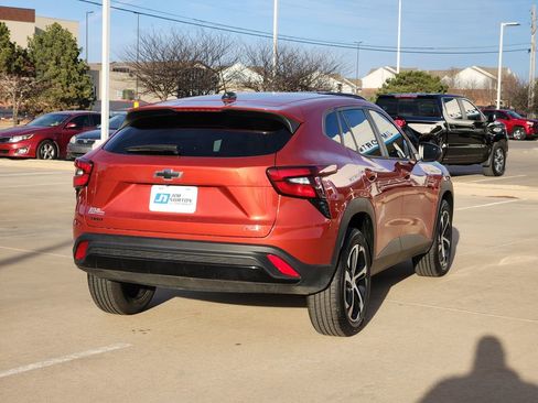 Used 2024 Chevrolet Trax RS w/ Driver Confidence Package image 10