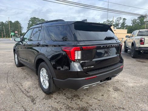 New 2026 Ford Explorer Active w/ Active Comfort Package RWD image 8
