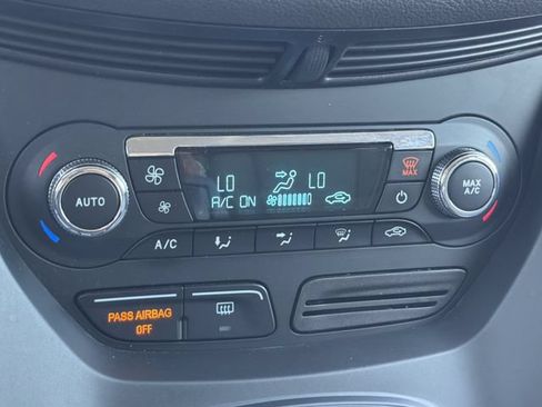 Used 2016 Ford Escape SE w/ Equipment Group 201A FWD image 18