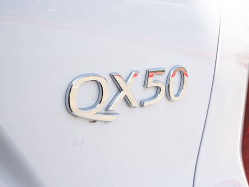 Certified 2025 INFINITI QX50 Luxe image 20