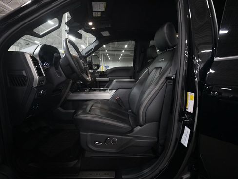 Used 2022 Ford F350 Platinum w/ FX4 Off-Road Package AWD/4WD image 7