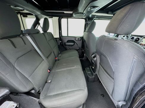 Used 2023 Jeep Wrangler Unlimited w/ Sun & Screen Package image 20