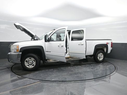 Used 2009 Chevrolet Silverado 2500 LTZ w/ Safety Package image 47