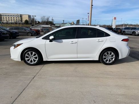 Used 2024 Toyota Corolla LE image 34