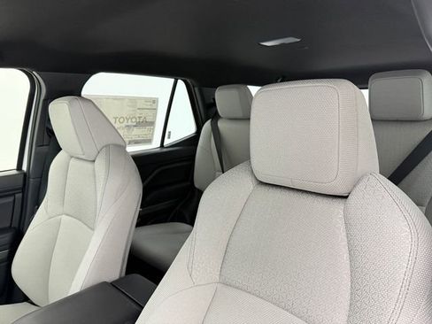 New 2026 Toyota 4Runner SR5 AWD/4WD image 25