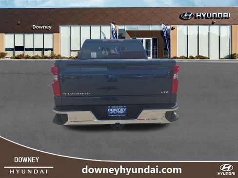 Used 2022 Chevrolet Silverado 1500 LTZ w/ LTZ Premium Package AWD/4WD image 4