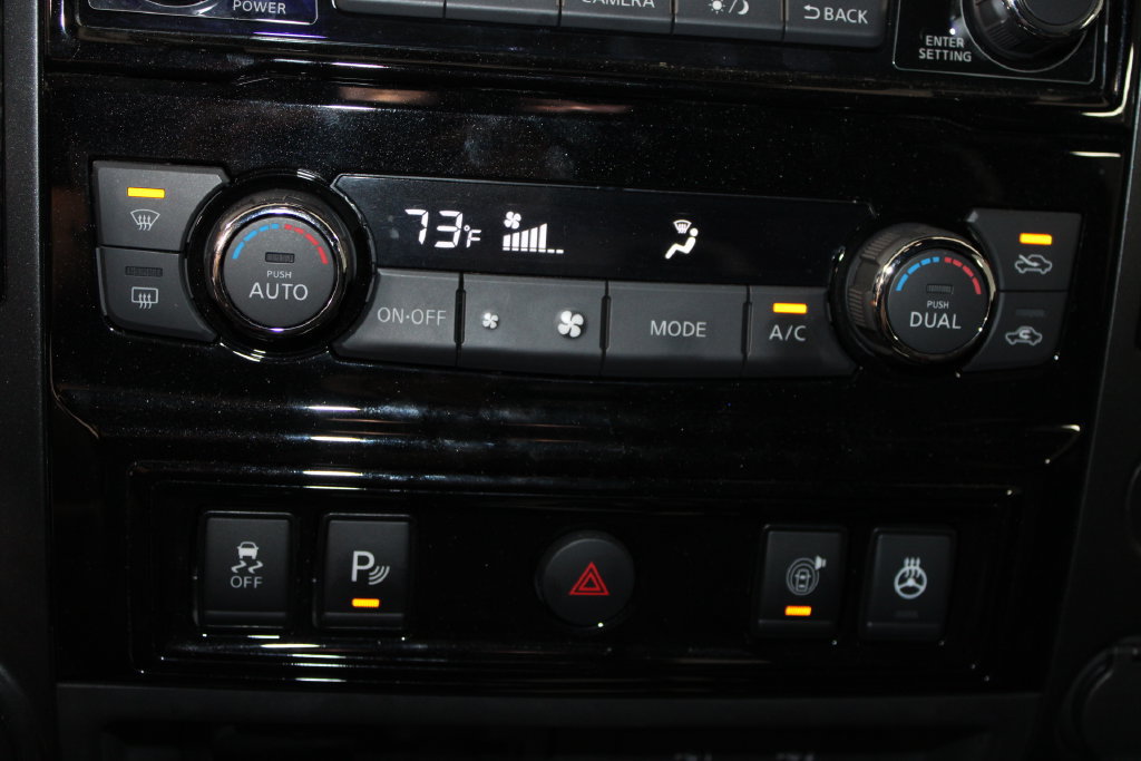 Used 2023 Nissan Titan PRO-4X w/ Pro-4x Convenience Package AWD/4WD image 34