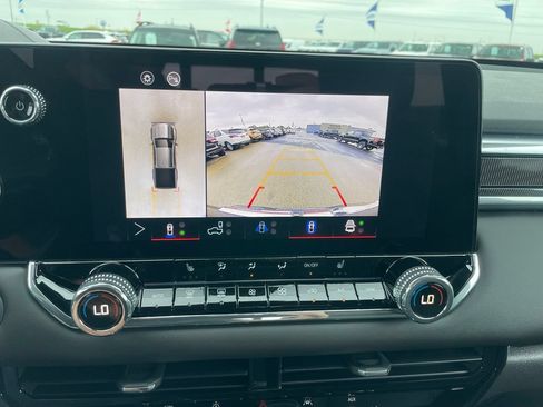 Used 2024 GMC Canyon Elevation w/ Elevation Premium Package AWD/4WD image 17