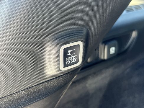 Used 2024 Jeep Grand Cherokee Overland w/ Luxury Tech Group IV image 24