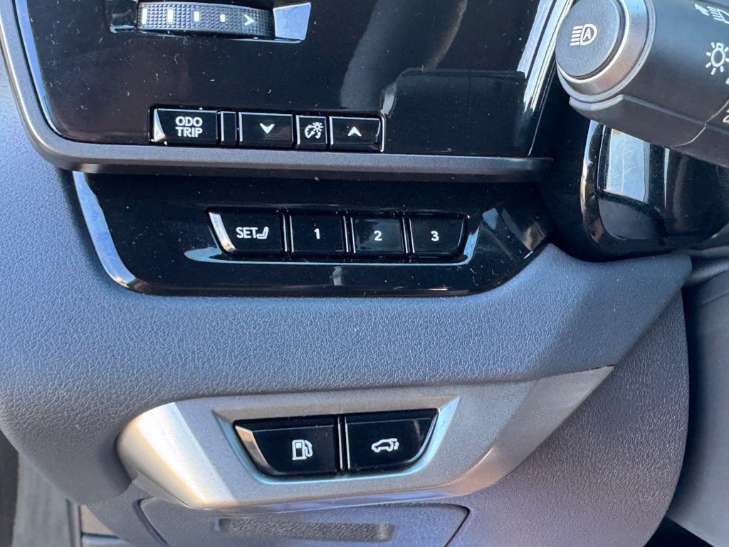 Used 2025 Lexus RX 350 Premium w/ Accessory Package (Z1) FWD image 28
