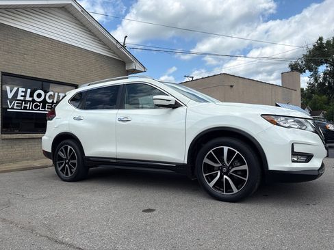 Used 2019 Nissan Rogue SL w/ Premium Package FWD image 8