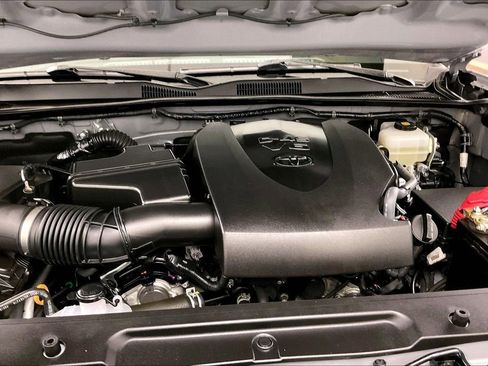 Used 2020 Toyota Tacoma TRD Off-Road w/ Technology Package image 25