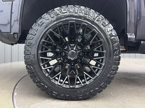 Used 2025 GMC Sierra 3500 Denali w/ Denali Reserve Package image 9