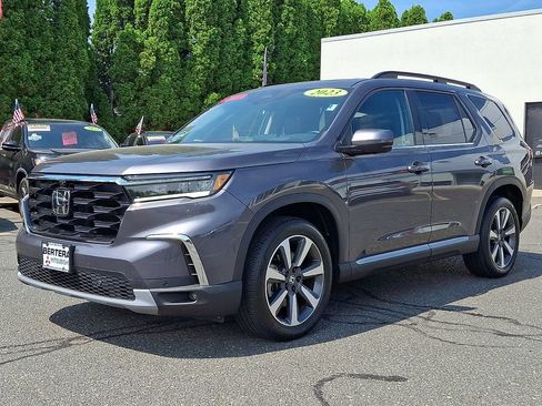 Used 2023 Honda Pilot Elite image 3