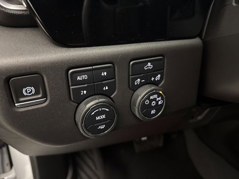 Used 2023 Chevrolet Silverado 1500 LT Trail Boss w/ Protection Package image 26