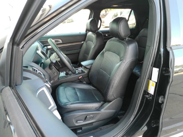 Used 2016 Ford Explorer Limited w/ Equipment Group 303A AWD/4WD image 6