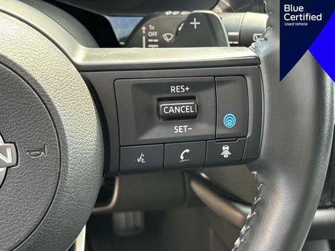 Used 2025 Nissan Pathfinder SV AWD/4WD image 32