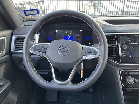 Used 2022 Volkswagen Atlas Cross Sport SE image 16