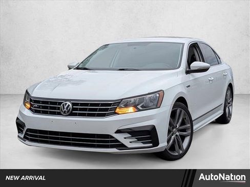 Used 2017 Volkswagen Passat 1.8T R-Line image 1
