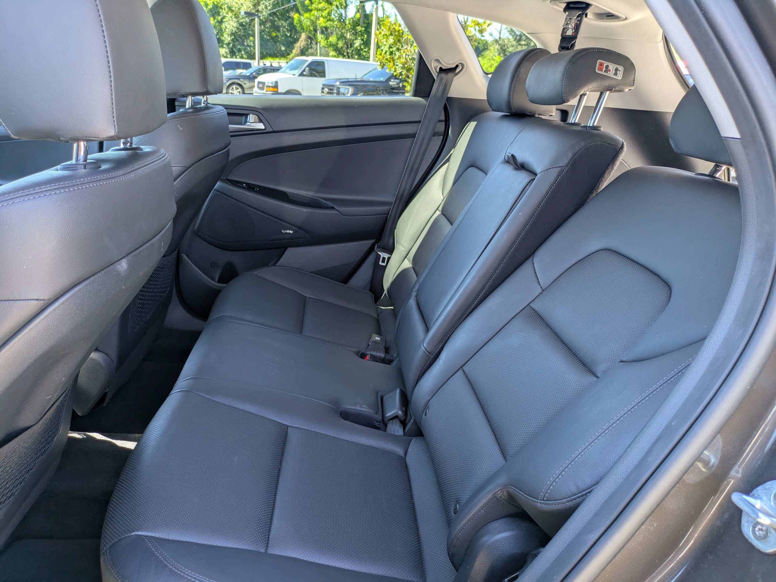 Used 2019 Hyundai Tucson Ultimate w/ Cargo Package FWD image 13