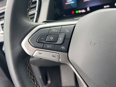 Used 2025 Volkswagen Atlas Cross Sport SE image 14