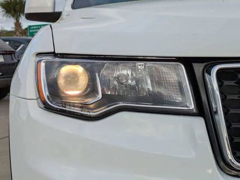 Certified 2022 Jeep Grand Cherokee Laredo E image 10