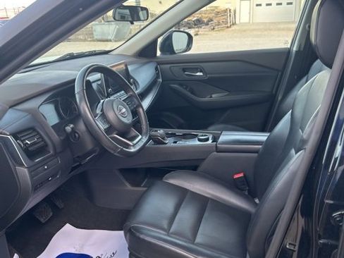 Used 2023 Nissan Rogue SV w/ SV Premium Package image 12