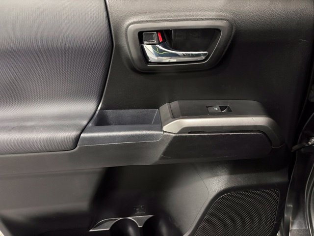 Used 2021 Toyota Tacoma TRD Sport w/ TRD Premium Sport Package AWD/4WD image 11