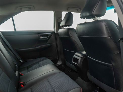 Used 2015 Toyota Camry SE FWD image 12