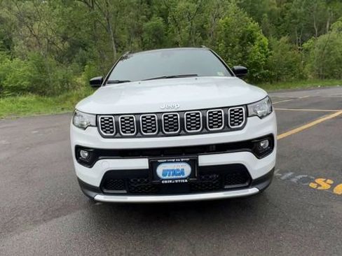 Used 2024 Jeep Compass Limited AWD/4WD image 3