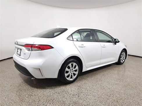Used 2025 Toyota Corolla LE image 5