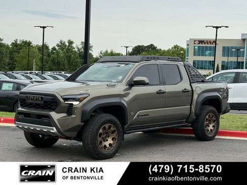Used 2025 Toyota Tacoma 4x4 Double Cab Hybrid w/ Tow Tech Package image 3