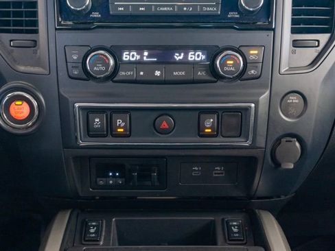 Used 2024 Nissan Titan SV w/ SV Convenience Package image 17