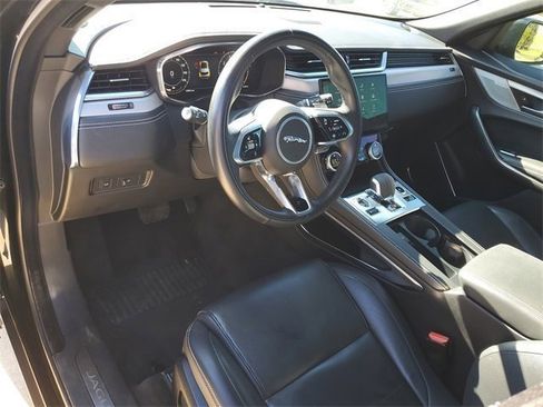 Used 2024 Jaguar F-PACE R-Dynamic S image 4