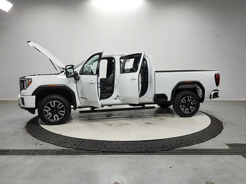 Used 2022 GMC Sierra 2500 AT4 w/ AT4 Premium Plus Package AWD/4WD image 13