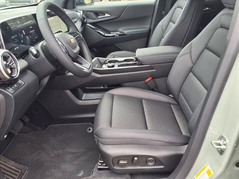 New 2026 Chevrolet Equinox LT w/ Convenience Package II image 6