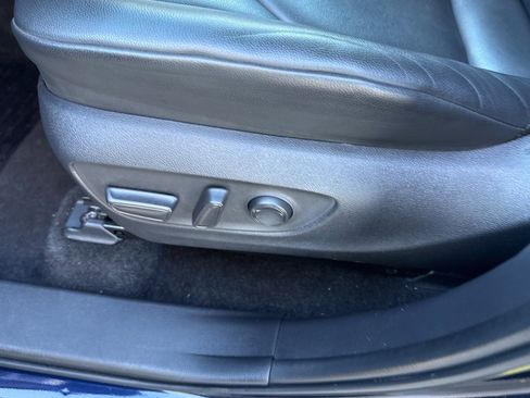 Used 2024 Toyota Highlander XLE image 13