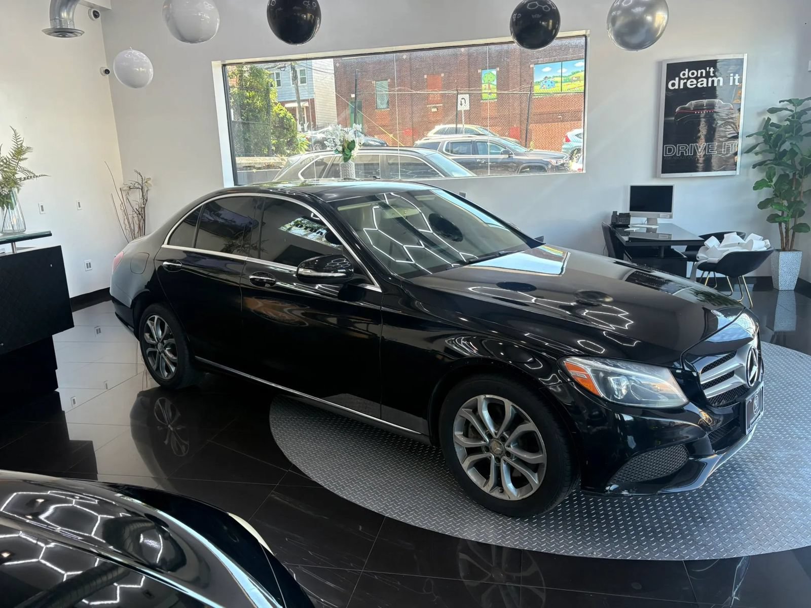 Used 2015 Mercedes-Benz C 300 4MATIC Sedan image 5
