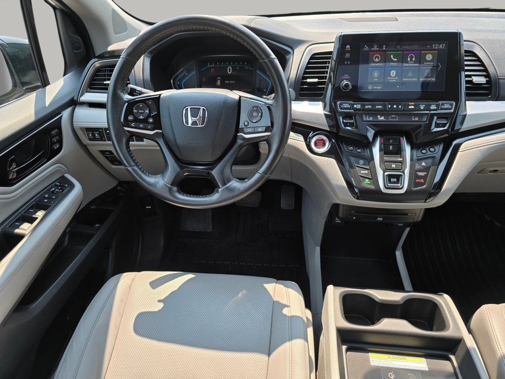 Used 2018 Honda Odyssey Elite image 3