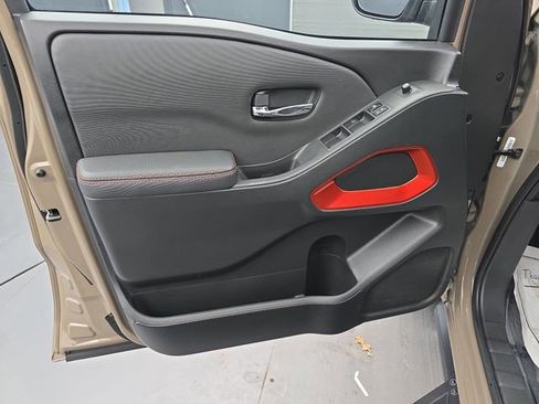 Used 2022 Nissan Frontier PRO-4X image 25