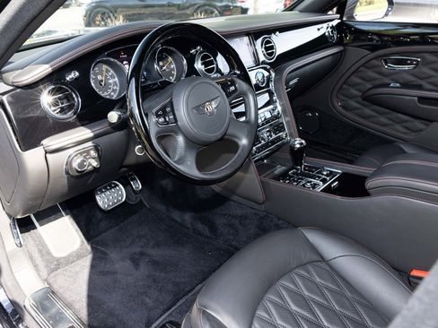 Used 2019 Bentley Mulsanne image 25