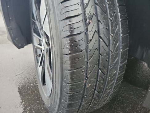 Used 2023 Volvo V60 B5 Cross Country Plus image 16