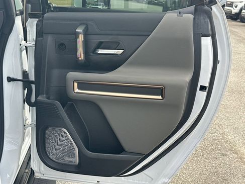 Used 2024 GMC Hummer EV 2X AWD/4WD image 16