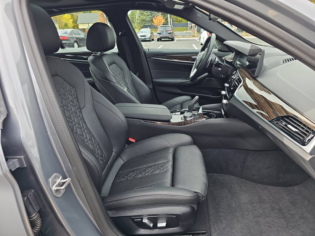 Certified 2023 BMW 530i xDrive w/ Premium Package AWD/4WD image 11